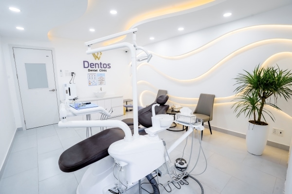 Không gian sang trọng, trang thiết bị hiện đại tại Dentos